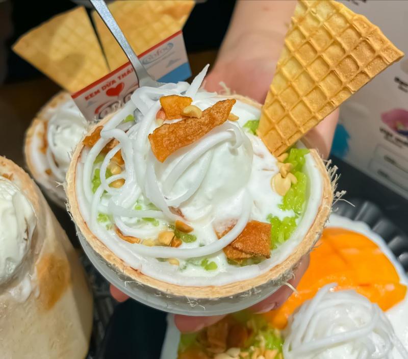 Check-in ngay tại Goofoo Gelato—quán kem thường xuyên lên sóng Instagram, nơi chất lượng kem dừa và phong cách sống ảo hòa quyện hoàn hảo