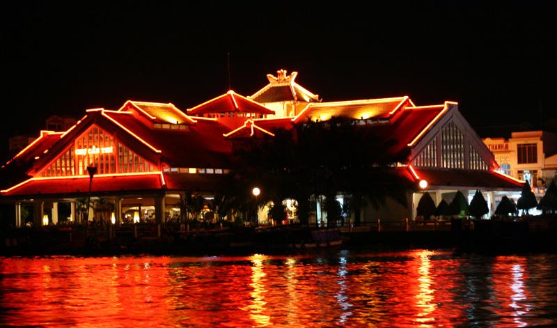 Chợ cổ Cần Thơ khi về đêm