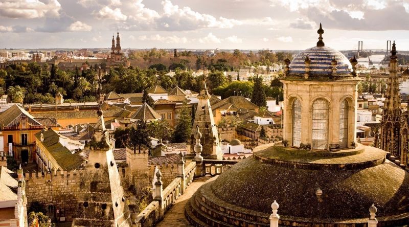 Thành phố Seville luôn thu hút du khách với những công trình và kiến trúc tuyệt đẹp.