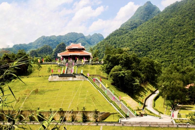 Khu di tích lịch sử Pác Bó